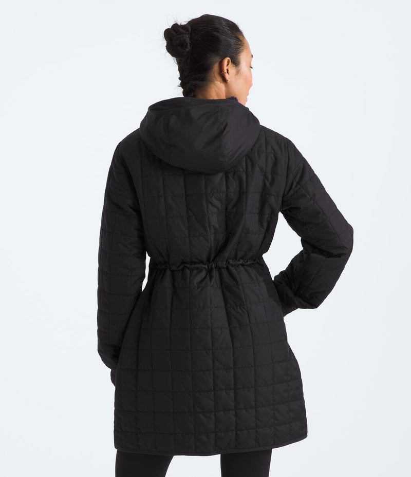 THE NORTH FACE Women's Junction Insulated Parka | Winter Jacket Packed with Insulation, Water Repellent Finish & Secure Zip Hand Pockets, TNF Black, Small - Image 3