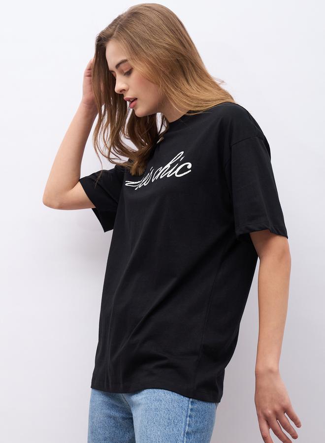 Styli Tres Chic Slogan Print Oversized Short Sleeve T-Shirt  - Image 3