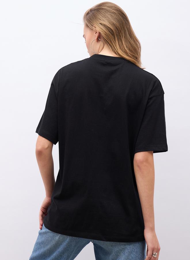 Styli Tres Chic Slogan Print Oversized Short Sleeve T-Shirt  - Image 5
