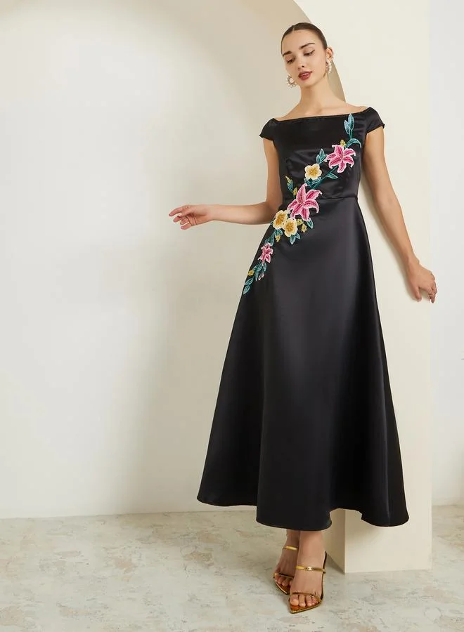Styli Back Off Shoulder Embroidered Applique Maxi Dress