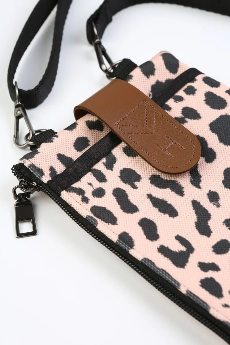Hamur Dough Women's Cross Strap Wallet with Phone Compartment Shoulder Bag Leather Cover Leopard