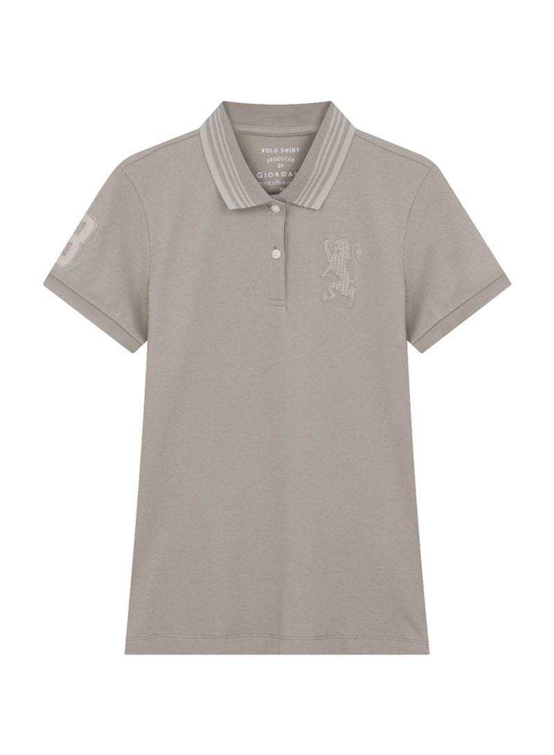 GIORDANO Women’s Slim Pique Polo with 3D Lion Embroidery - Image 1