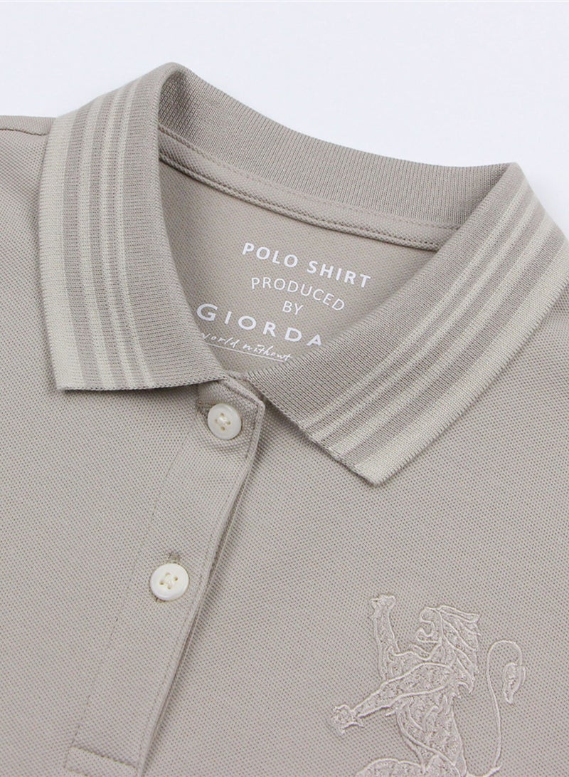 GIORDANO Women’s Slim Pique Polo with 3D Lion Embroidery - Image 3