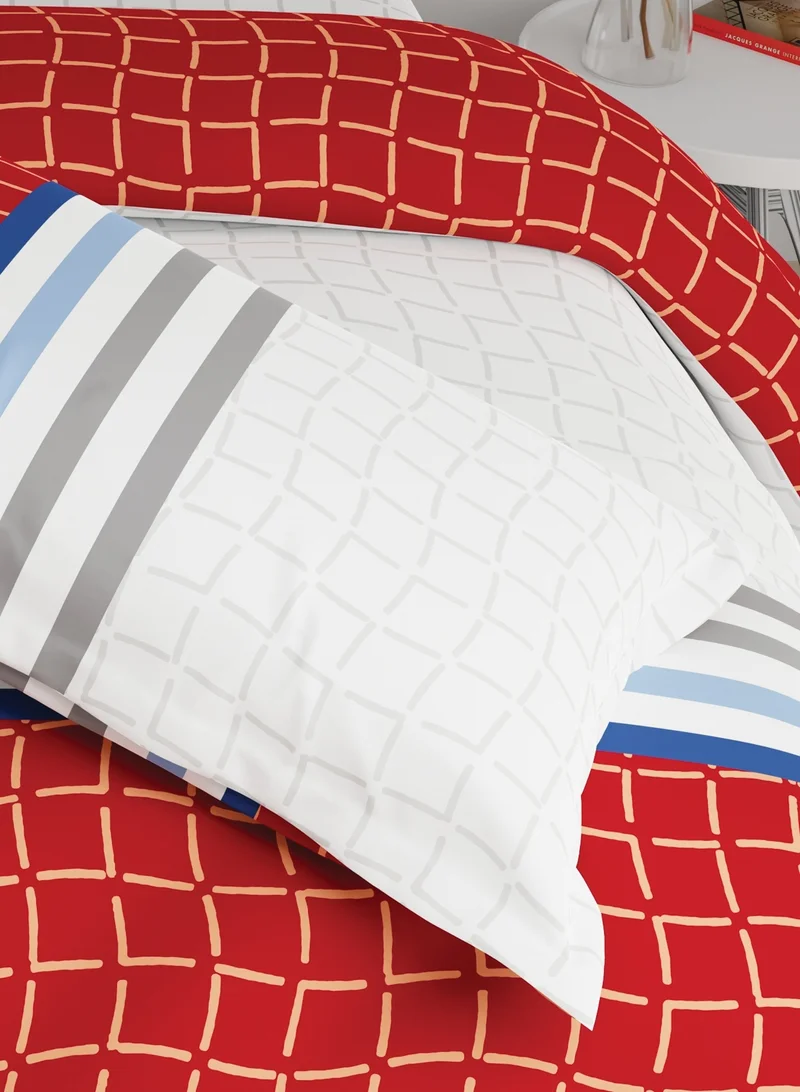 UNITED COLORS OF BENETTON United Colors of Benetton Rainbow 210 TC Super King Bedsheet with 2 Pillow covers Maroon