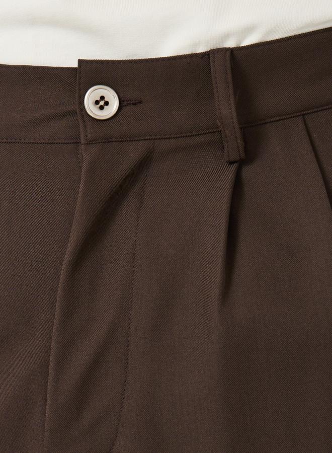 ستايلي سراويل رجالية واسعة بكسرات مزدوجة باللون البني - Image 3