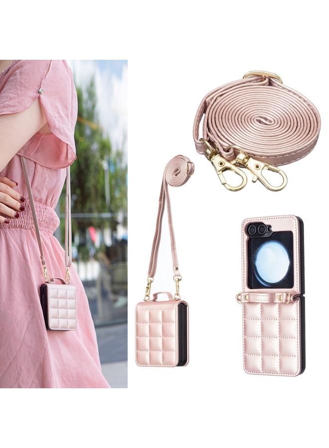 اس-توب جراب هاتف Samsung Galaxy Z Flip5 بتصميم مربع مع حزام كتف من الجلد - Image 1