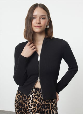 Black Zipper Collar Slim/Fitting Regular/Normal Length Knitted Blouse TWOAW25BZ00176 - pzsku/ZBA0CF9064D78E6B68CC7Z/45/_/1739718348/1bed3419-9c8f-492a-9509-05a0676874d7