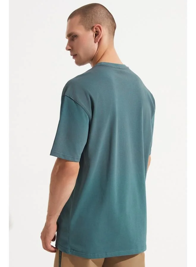 JUNE June Men Oversize Printed Crew Neck Tshirt Green