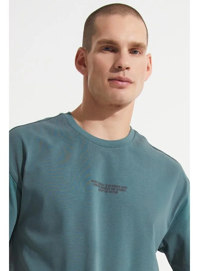 JUNE June Men Oversize Printed Crew Neck Tshirt Green