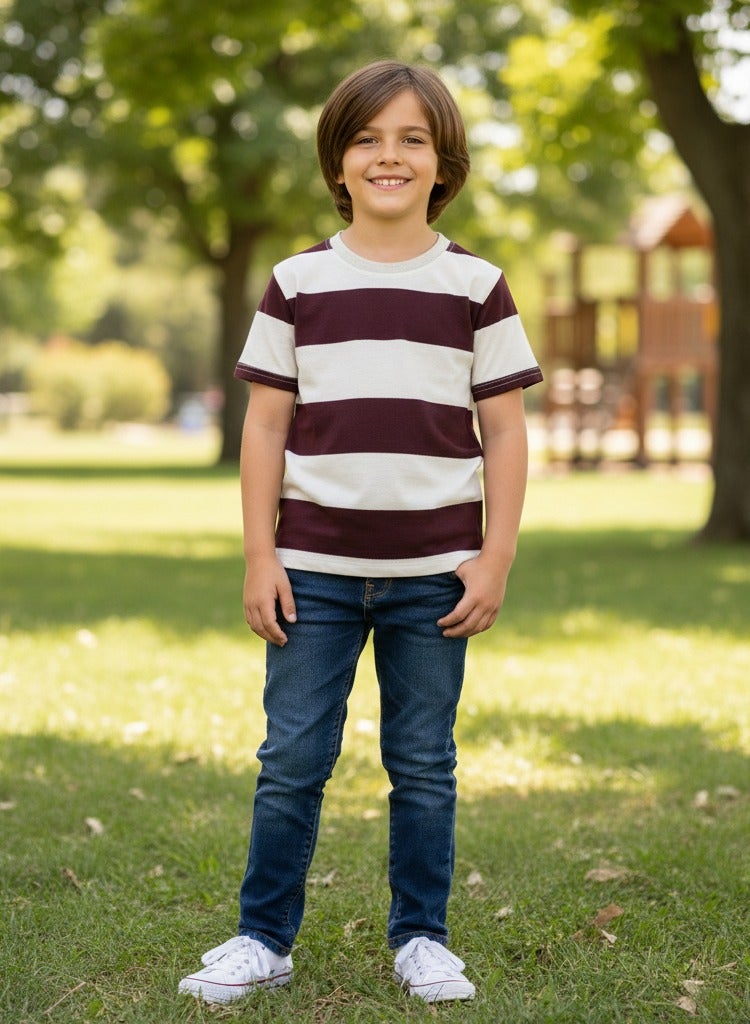 A trendy T-shirt with stylish stripes. Short-sleeved crew neck T-shirt - Image 2