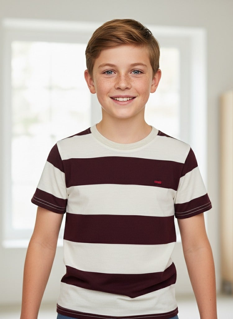 A trendy T-shirt with stylish stripes. Short-sleeved crew neck T-shirt - Image 3