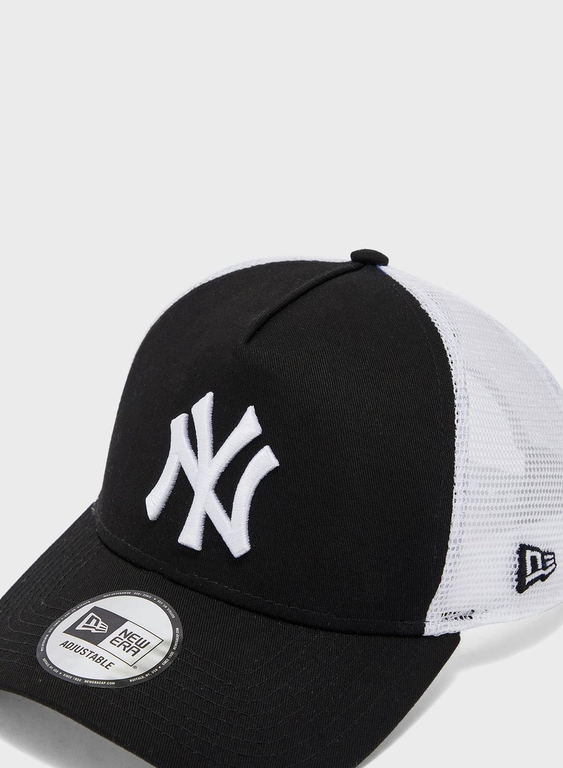 NEW ERA New York Yankees Clean Trucker - Image 3