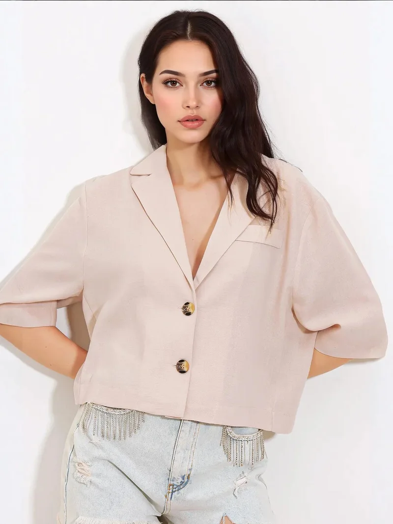 بيغ دارت جاكيت قصير بنقشة بارزة وياقة قميص