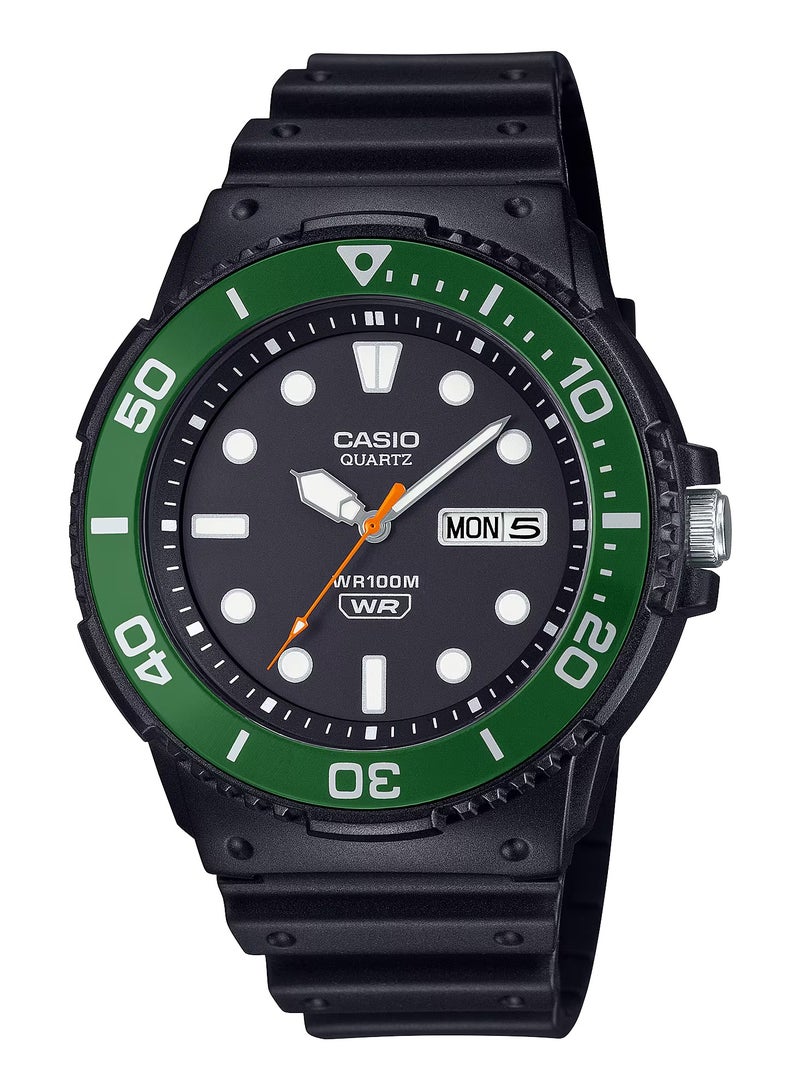 CASIO ساعة يد للرجال بإطار أخضر وقرص أسود بحزام من الراتنج عرض تناظري MRW-230H-1E3 - 44.6MM