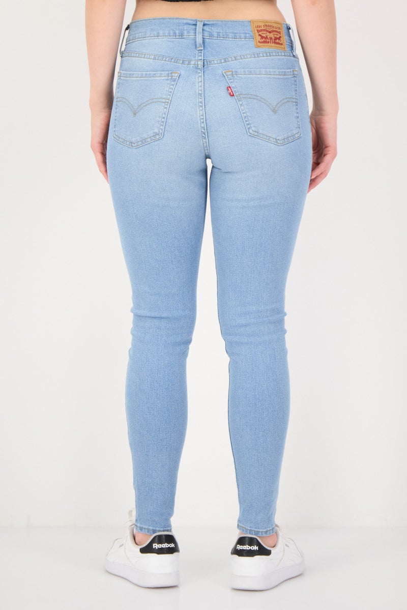 Levi's جينز نسائي بقصة عادية، مغسول وقابل للتمدد، أزرق - Image 3