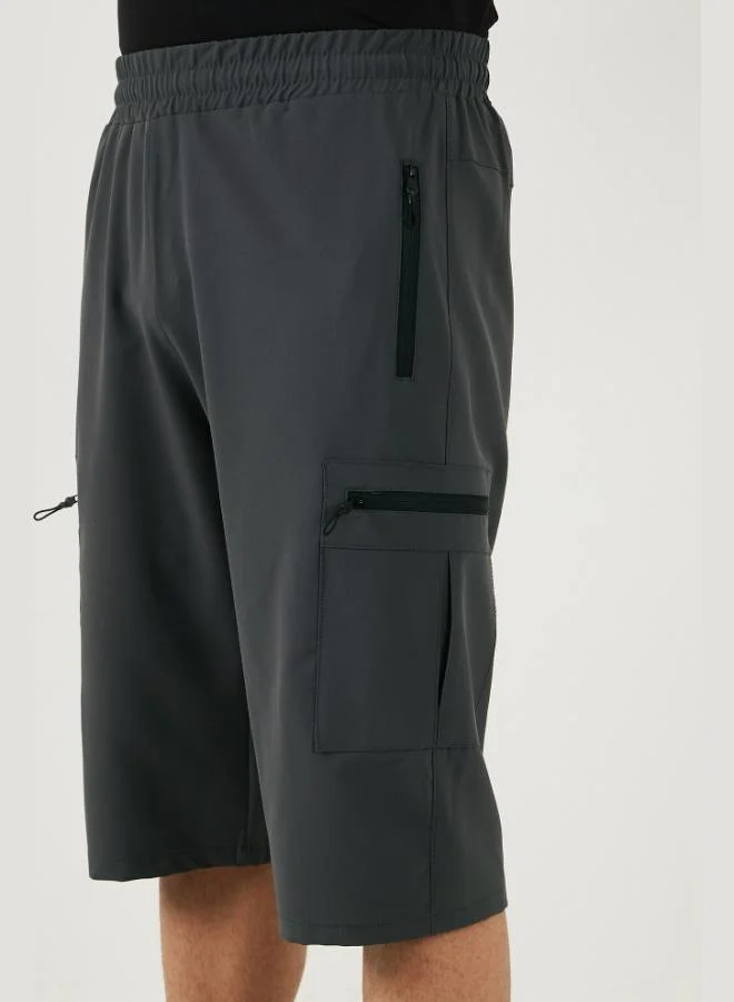 Buratti  Buratti Elastic Waistband Pocket Cargo Shorts Men's SHORTS 693763 for Men | Best Price UAE