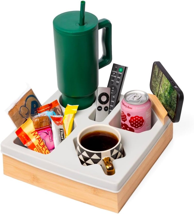 حامل أكواب الأريكة من الخيزران مع غطاء سيليكون قابل للإزالة، صينية ذراع الأريكة المتينة للمشروبات والوجبات الخفيفة وأجهزة التحكم عن بُعد، حامل أكواب قابل للغسل ومقاوم للتسرب للأريكة في غرفة المعيشة - Image 4