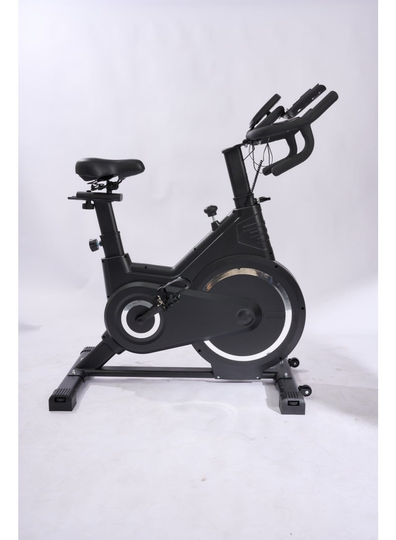 Active Pro دراجة سبين مغناطيسية من أكتيف برو – دولاب 8 كجم، مقاومة مغناطيسية، هيكل ABS + ستيل، يتحمل حتى 130 كجم، ضمان سنة - Image 1