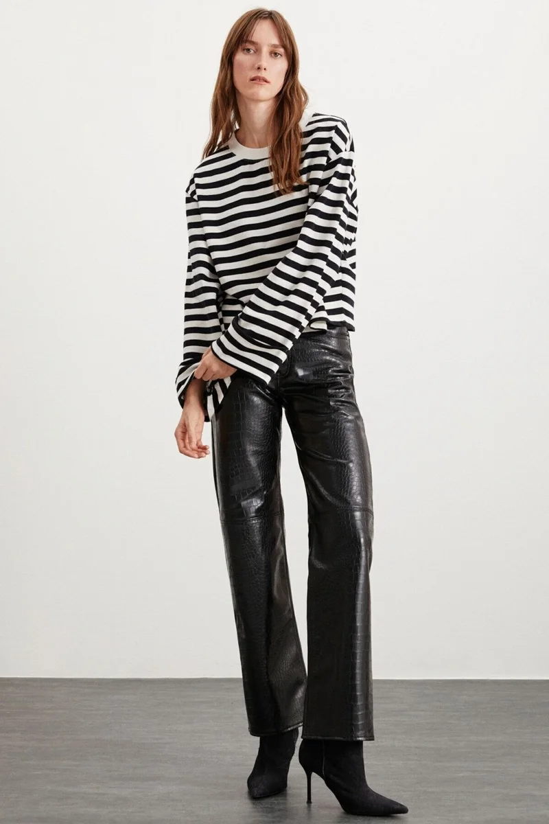 GRIMELANGE Nelda Women's Black and White Striped Patterned Long Wide Sleeve Crew Neck Black - White T-shirt