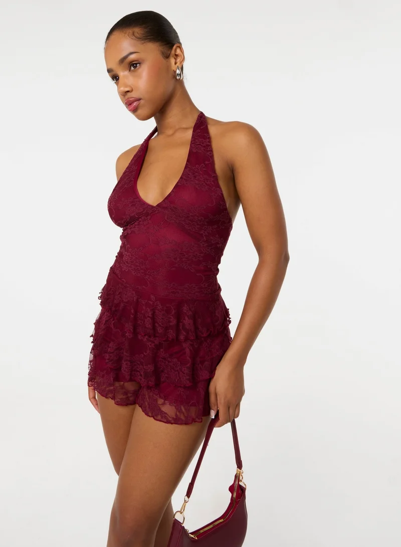 بينك فانيلا فستان قصير دانتيل بياقة هالتر وطبقات مع شورت