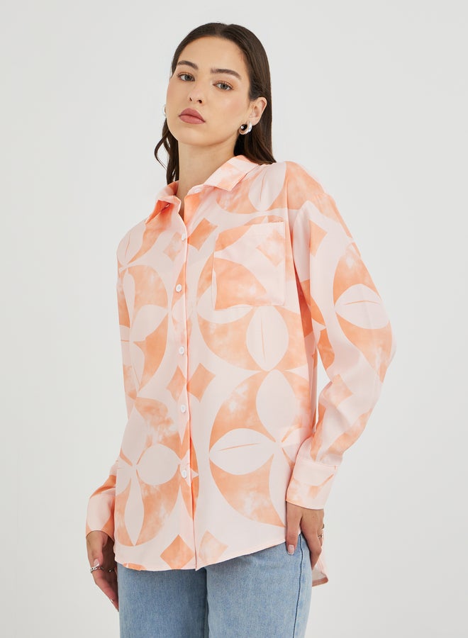 تايك تو قميص بأزرار مطبوع كبير الحجم - Image 3