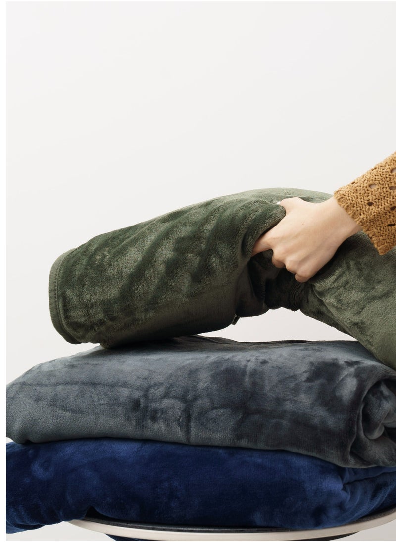 Neyam - Neyam 100% polyester winter blanket. Size 200X150 - Soft and comfortable velvet blanket, dual colours. Dark blue colour - Image 1