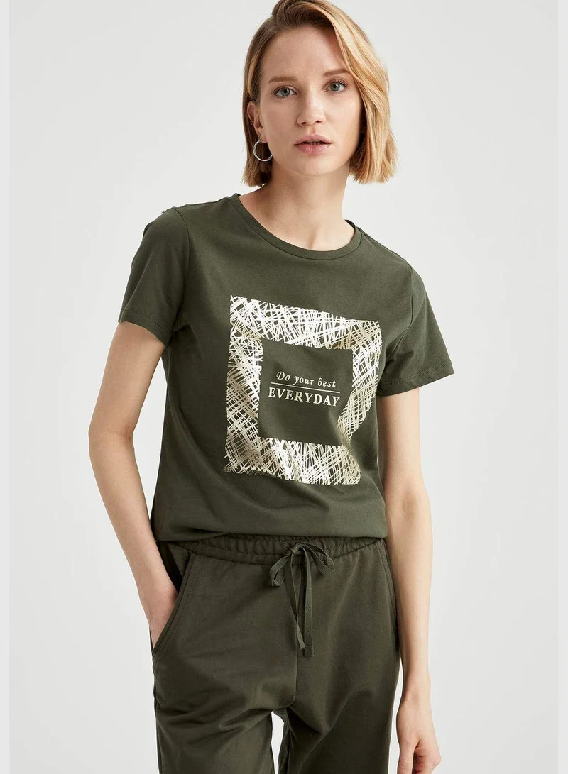 ديفاكتو تيشيرت قطن مطبوع بأكمام قصيرة