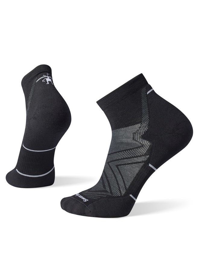 SmartWool Men's Run Targeted Cushion Ankle Socks Black M - Image 1