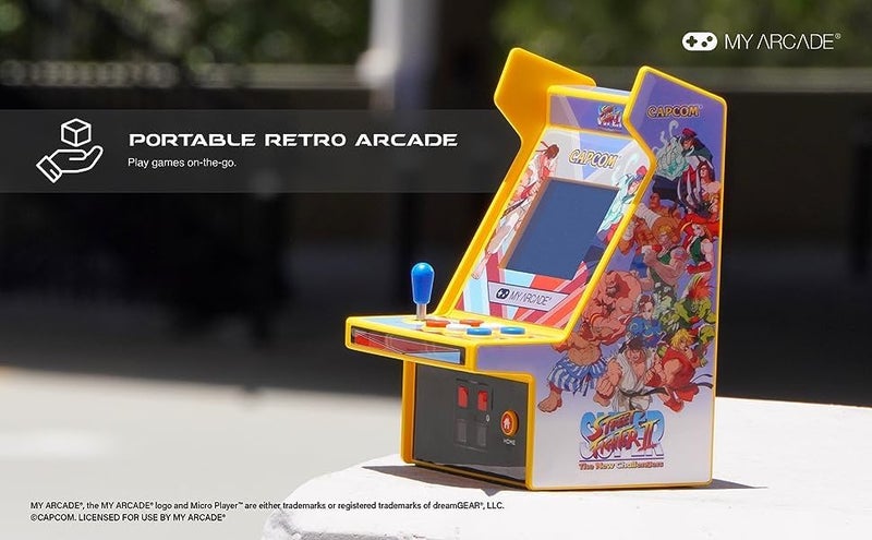 My Arcade  MICRO PLAYER 6.7" SUPER STREET FIGHTER II PORTABLE RETRO ARCADE (2 GAMES IN 1) - YELLOW & GRAY - Image 5
