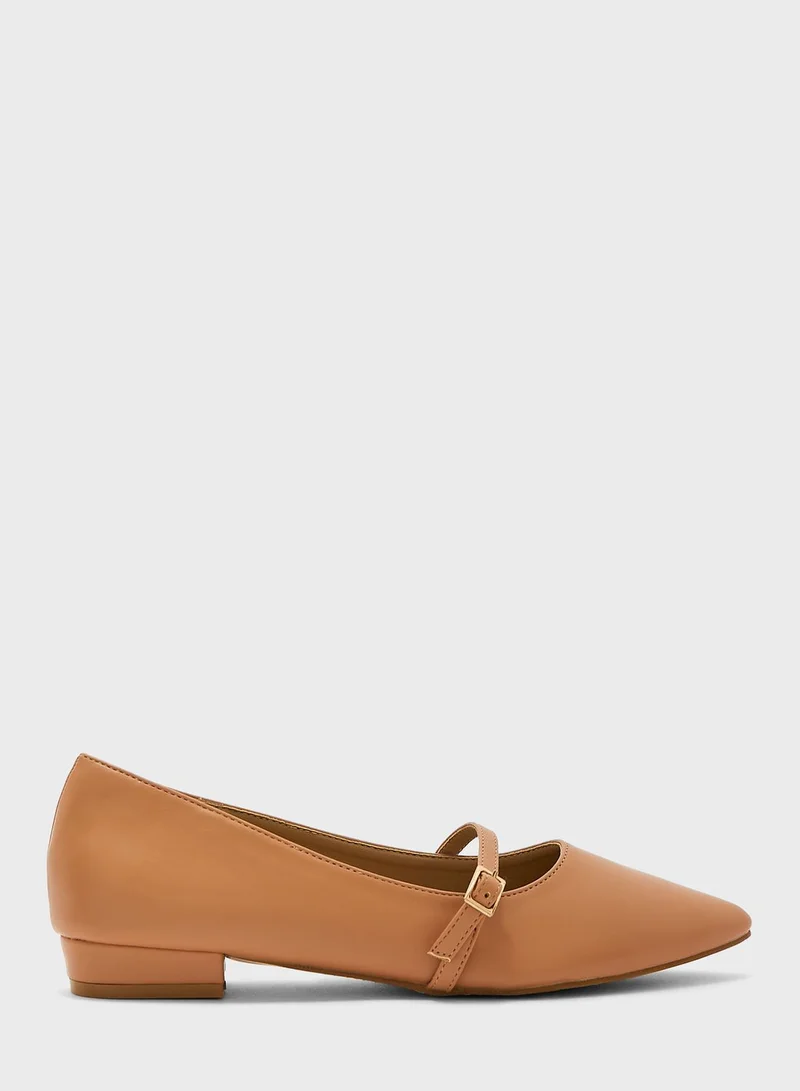ELLA Pointed Flat Shoe