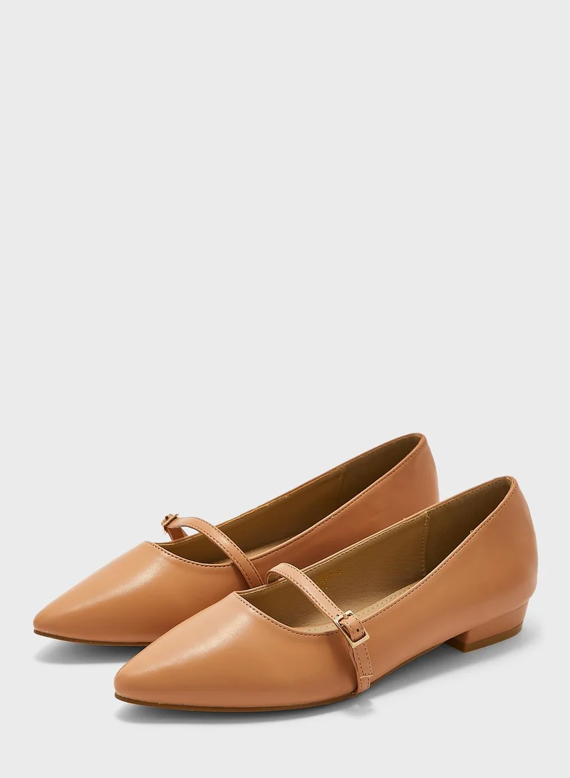 ELLA Pointed Flat Shoe