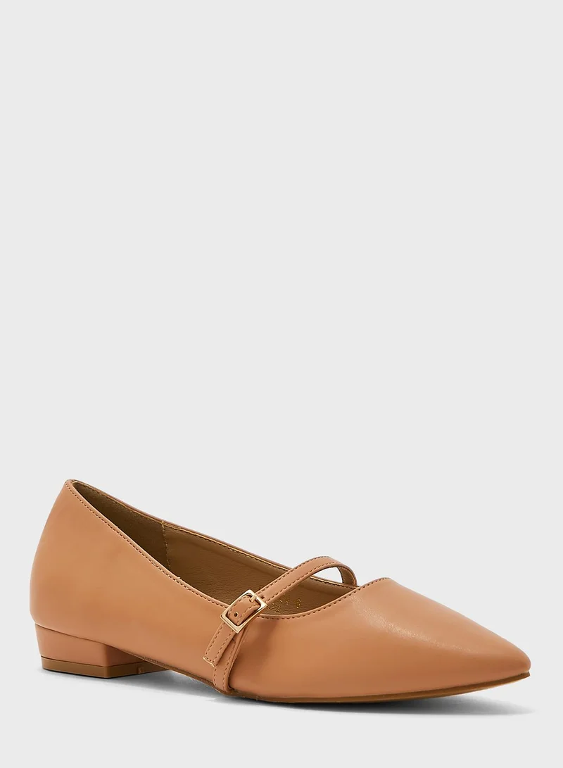 ELLA Pointed Flat Shoe