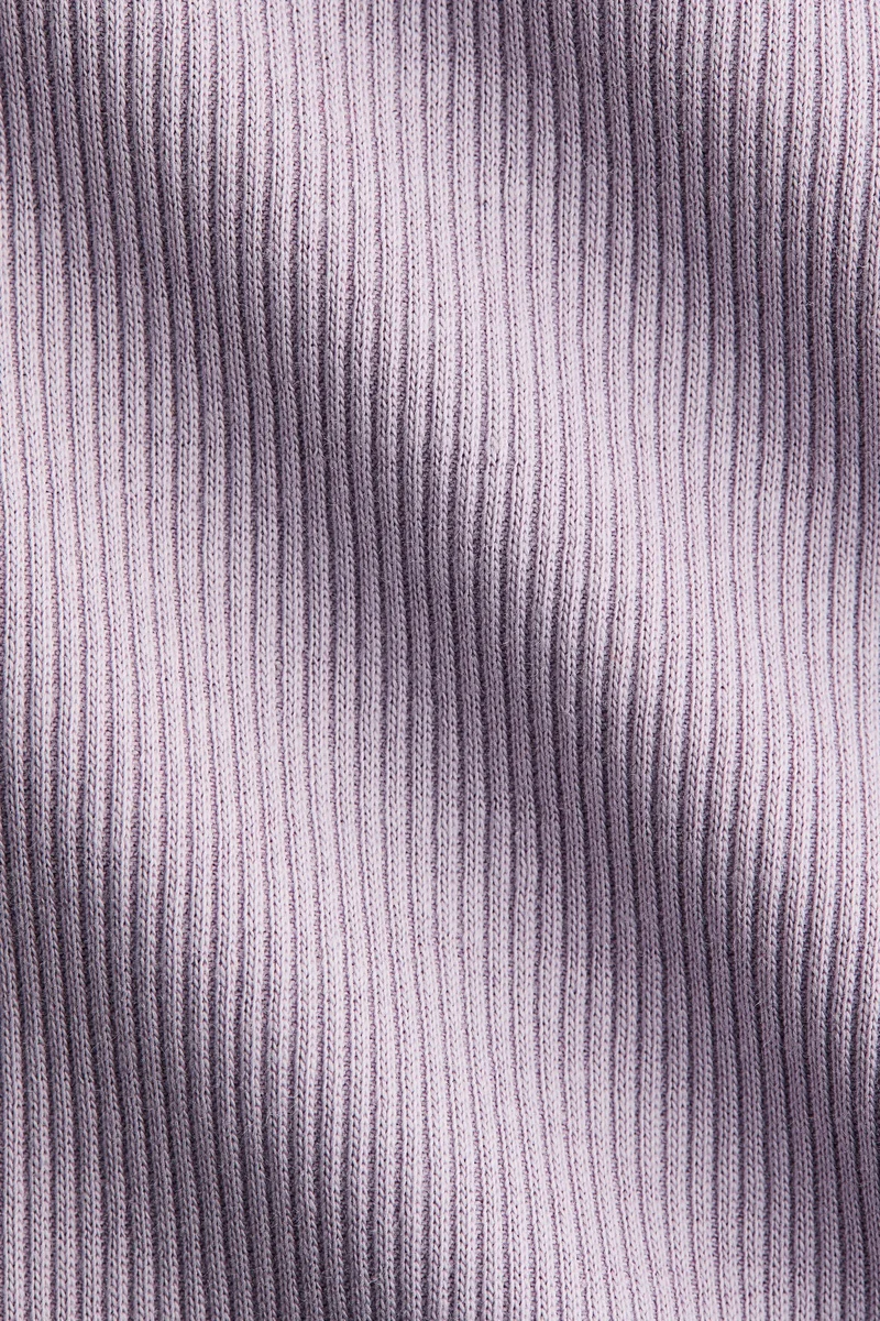 اتش اند ام بلوزة بأكمام طويلة من الجيرسيه