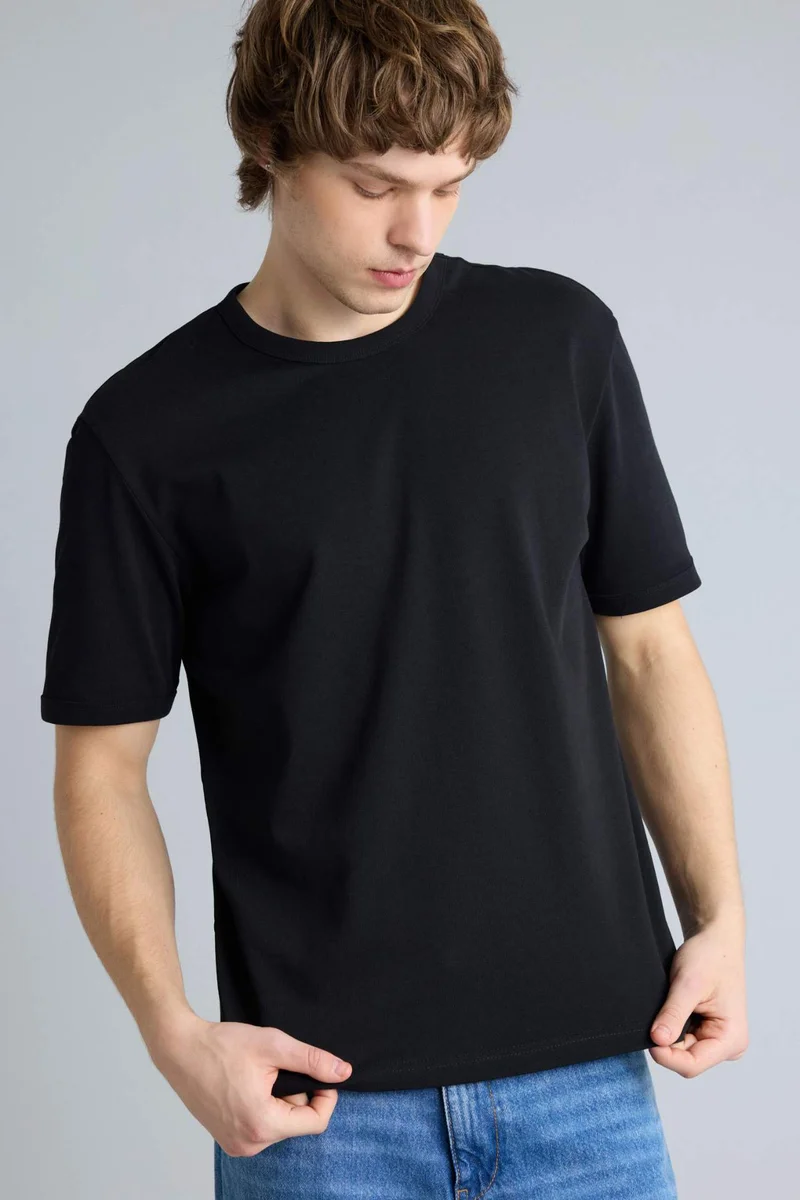 ديفاكتو Regular Fit Short Sleeve T-Shirt
