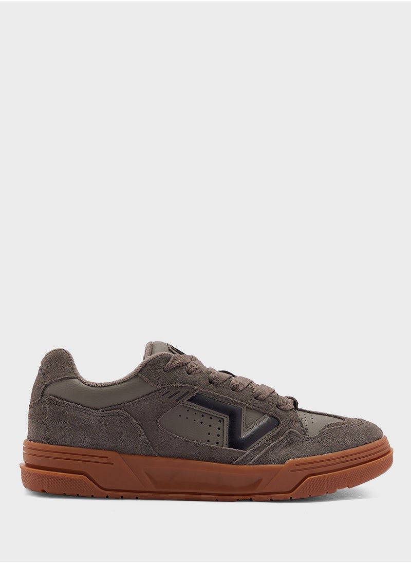 VANS Upland  - Image 1