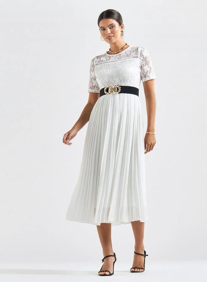 سبلاش فيڤ فستان ميدي إيه لاين بياقة مستديرة وتفاصيل دانتيل وكسرات