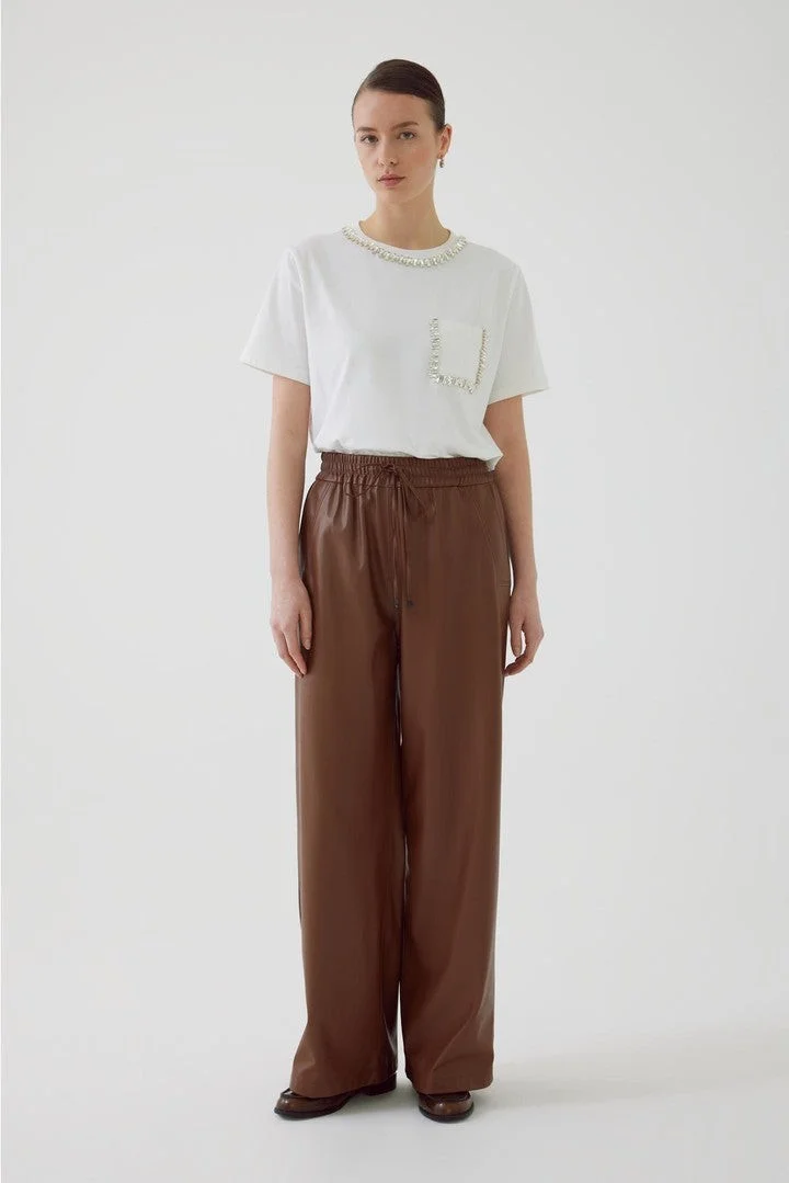 EXQUISE Vegan Leather Regular Tan Trousers with Pockets and Elastic Waistband