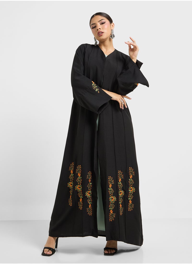 hayas closet Embroidered V-Neck Flared Sleeve Abaya  - Image 3