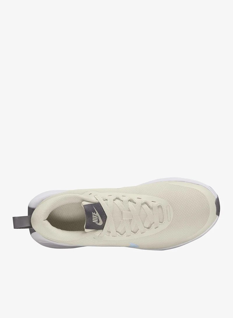 نايكي برومينا