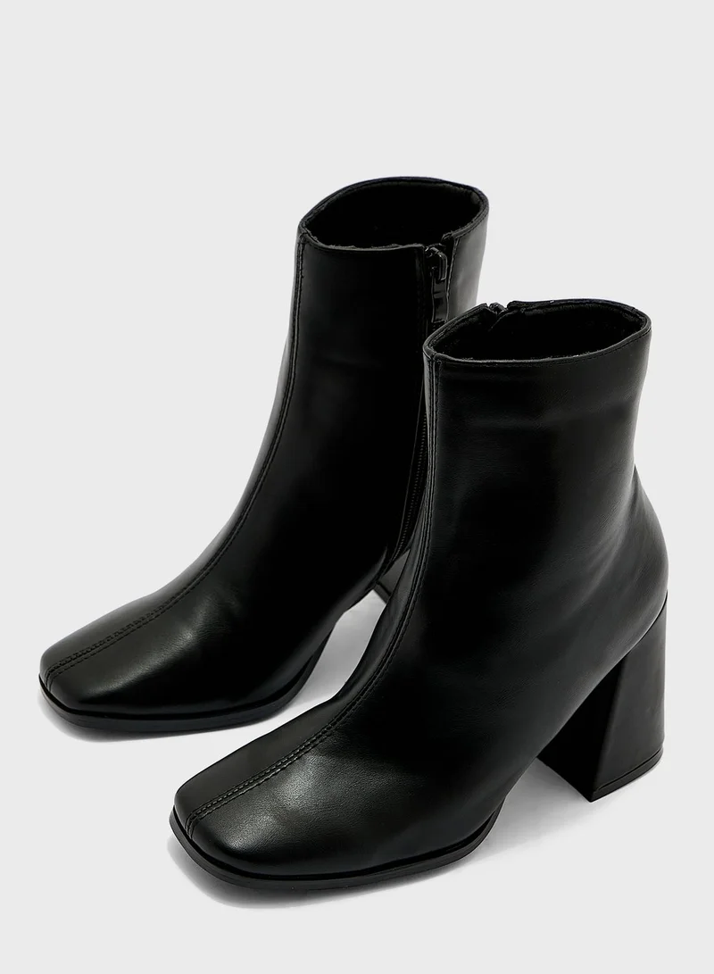 Ginger Pointed Flared Heel Bootblack