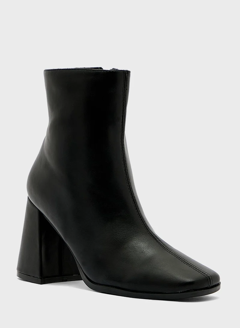 Ginger Pointed Flared Heel Bootblack