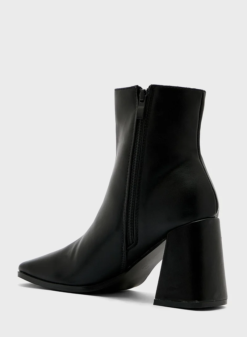 Ginger Pointed Flared Heel Bootblack
