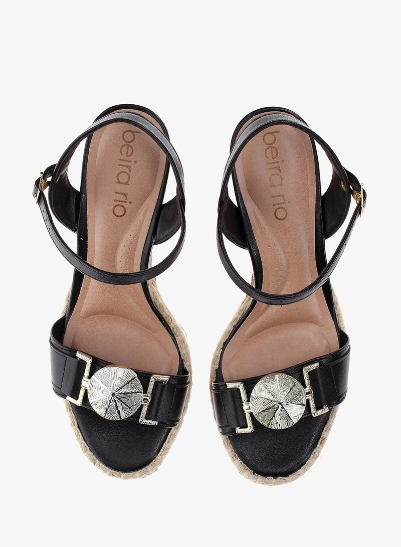 Beira Rio Black Beira Rio Women’s Flat Sandals with Back Strap – Secure Fit and Lightweight Daily Wear for Women | Best Price UAE