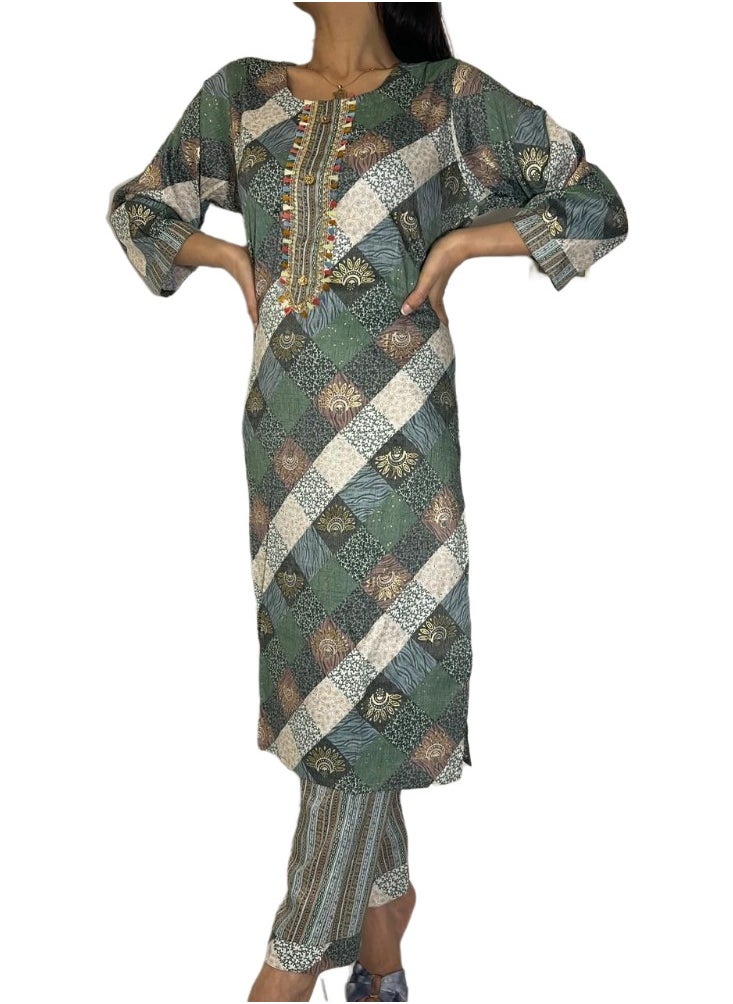 Salwar Kameez - قماش رايون مع وشاح من الشيفون، يتميز بطباعة متعددة الألوان وأزرار ذهبية.