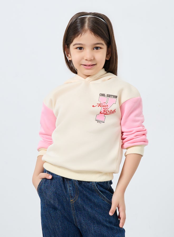 Styli Girls Beige Color Block Printed Hoodie - Image 2