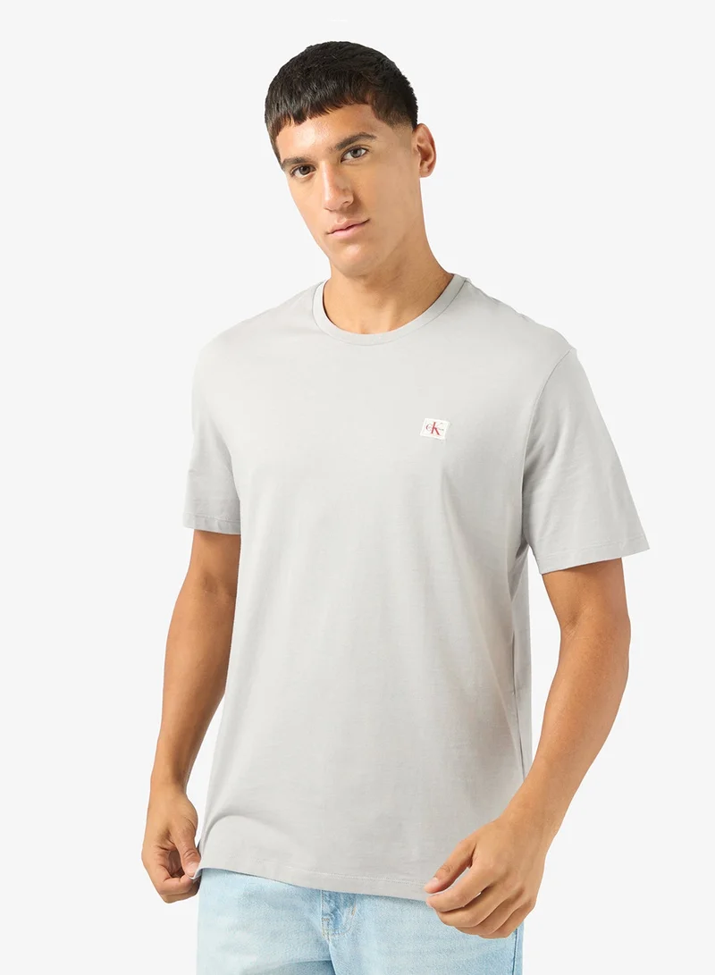 كالفن كلاين جينز طقم قطعتين تيشيرت بشعار قطني