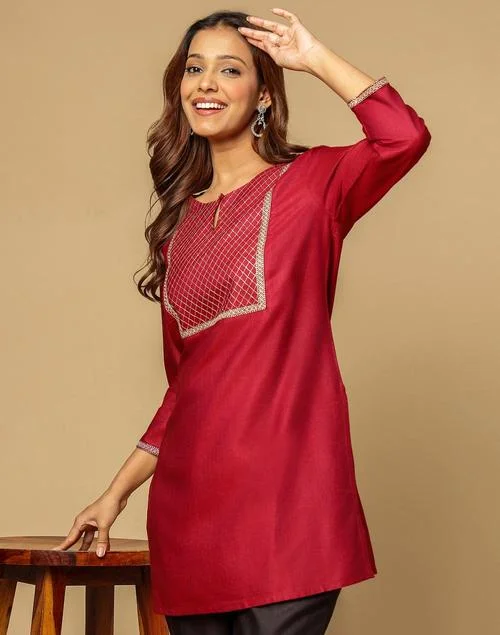 Fabindia Maroon Viscose Silk Embroidered Slim Fit Short Kurta