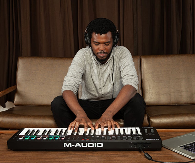 M-Audio Oxygen Pro 49 MIDI Keyboard with Aftertouch Smart Chord Arpeggiator 5-Pin MIDI  Out - Image 4