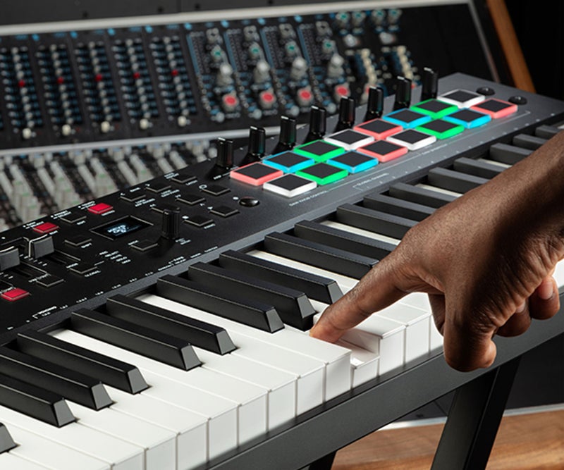 M-Audio Oxygen Pro 49 MIDI Keyboard with Aftertouch Smart Chord Arpeggiator 5-Pin MIDI  Out - Image 2