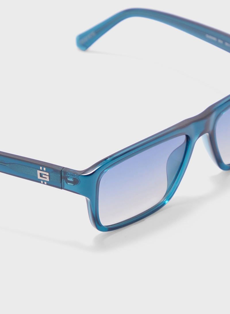 GUESS Uv Protected Wayfarer Sunglasses - Image 4